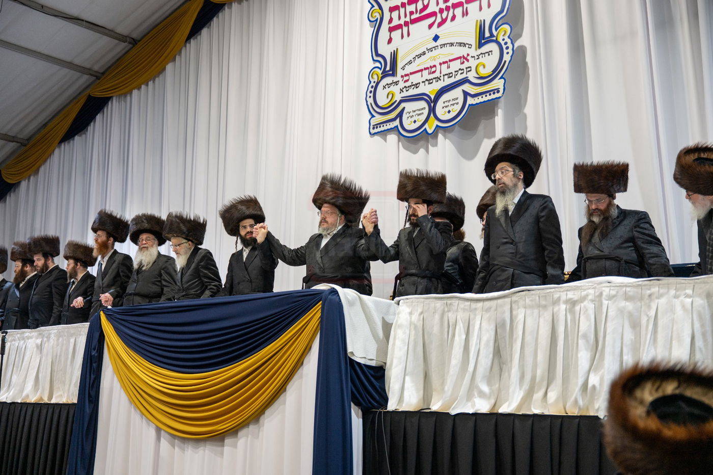 הרה"צ רבי אהרן מרדכי רוקח, מוצאי שב"ק במונטריאול