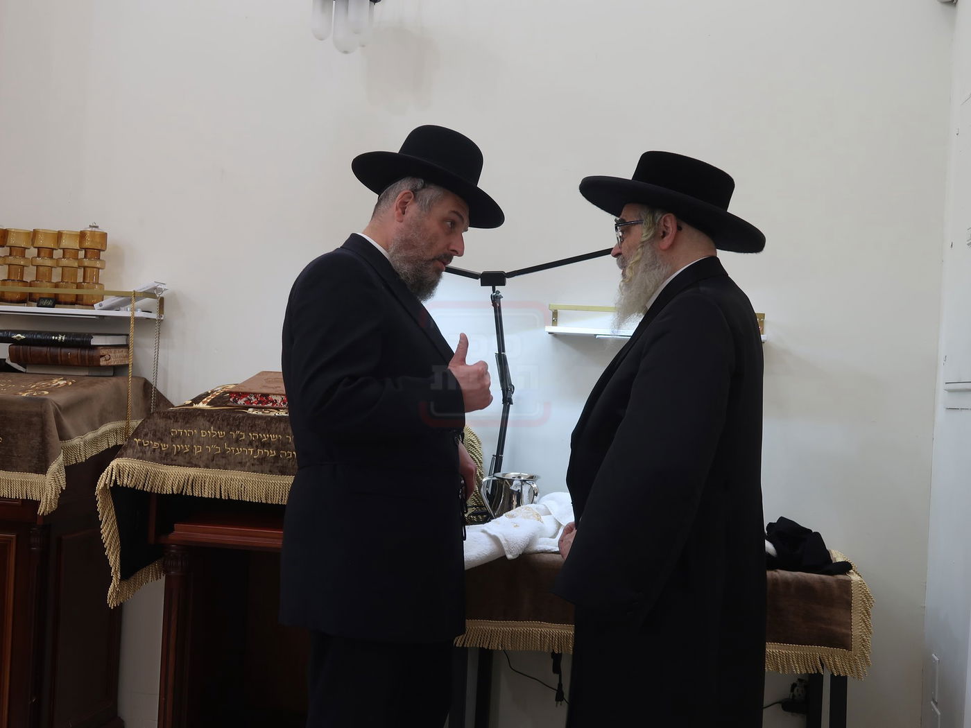 האדמו"ר מסאטמר במנוחה בפאלם ספרינגס 