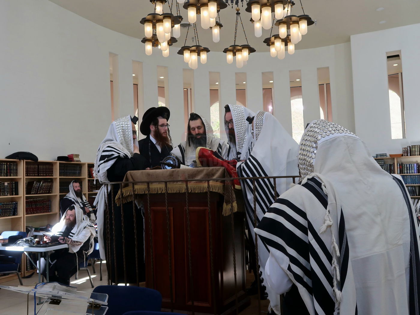 האדמו"ר מסאטמר במנוחה בפאלם ספרינגס 