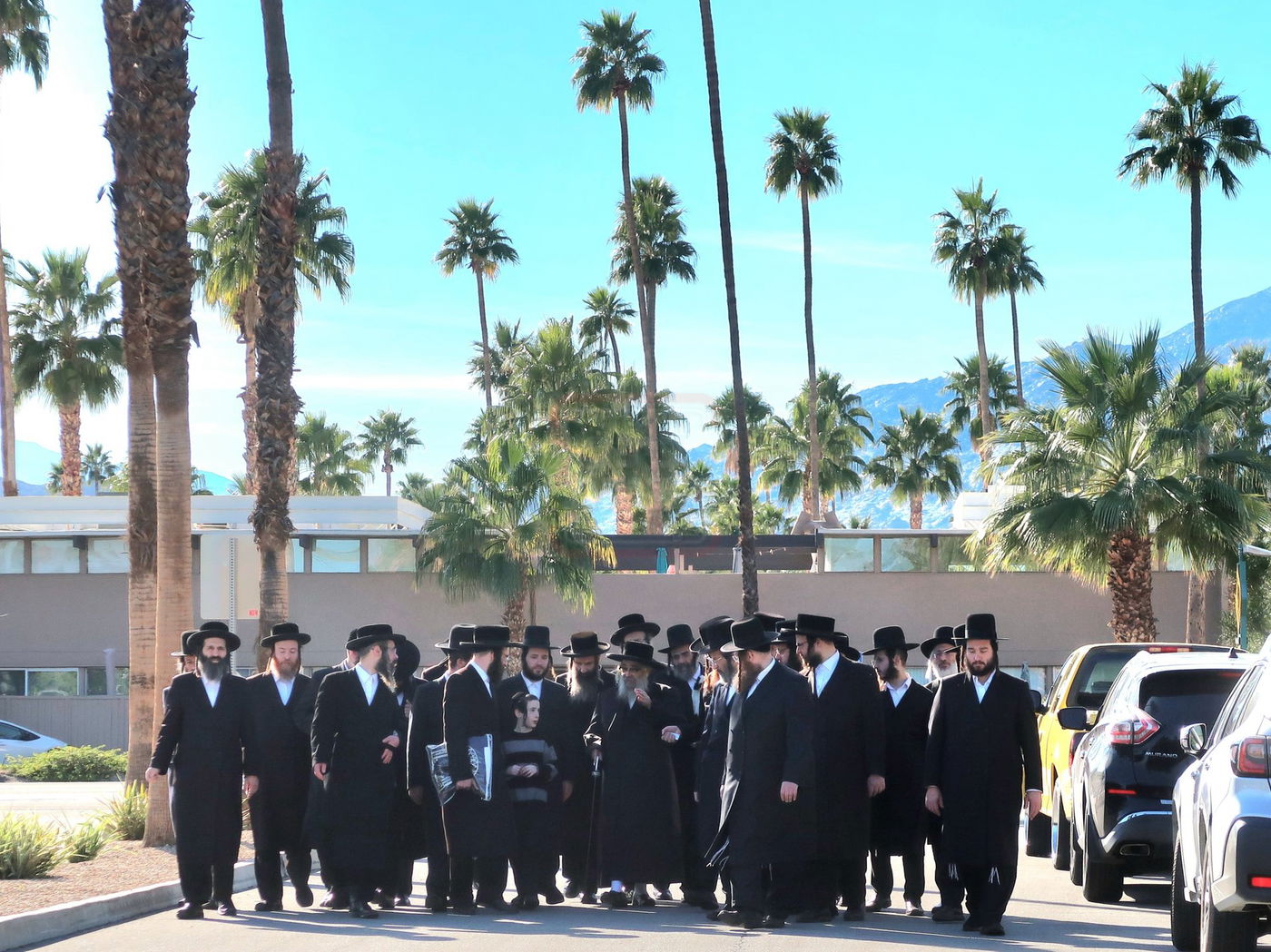 האדמו"ר מסאטמר במנוחה בפאלם ספרינגס 