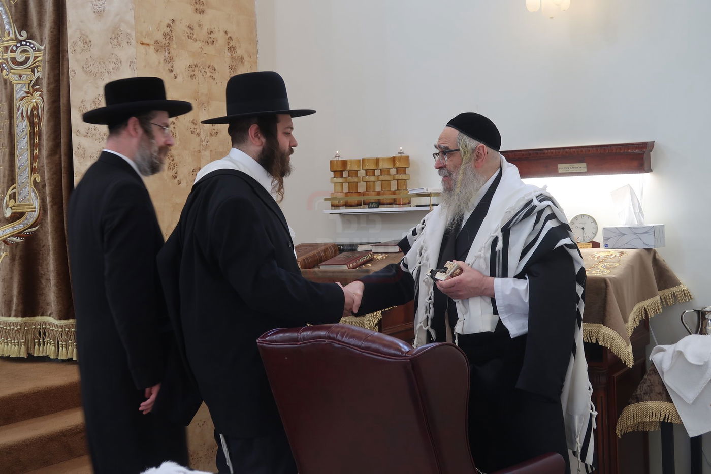 האדמו"ר מסאטמר במנוחה בפאלם ספרינגס 