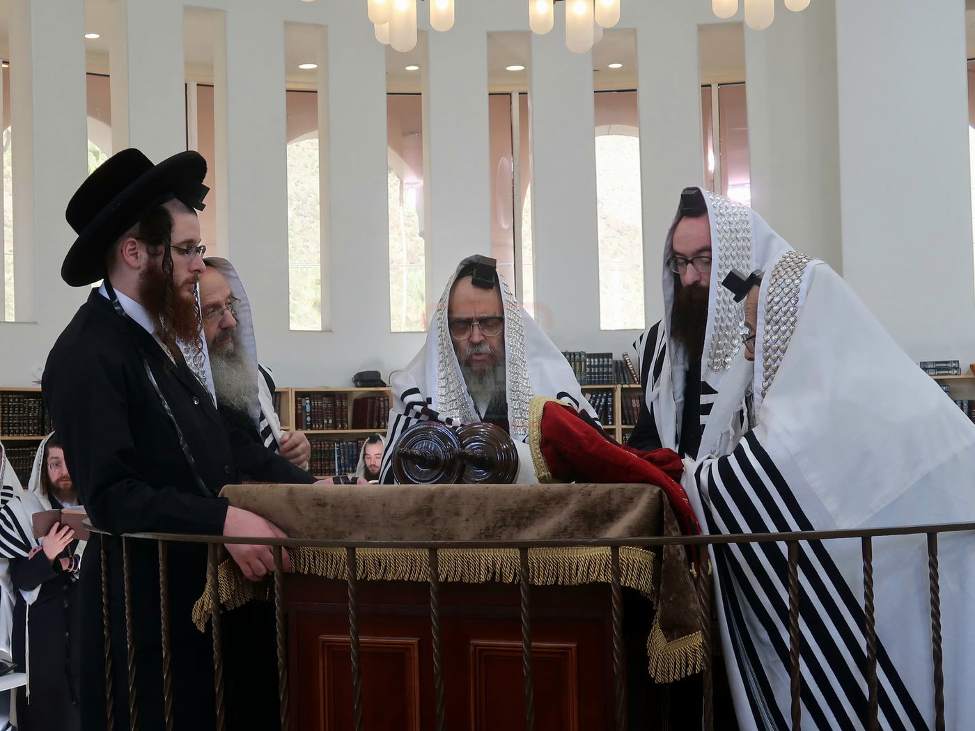 האדמו"ר מסאטמר במנוחה בפאלם ספרינגס 