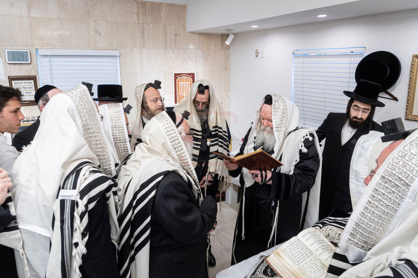 האדמו"ר מבאבוב במנוחה בפלורידה