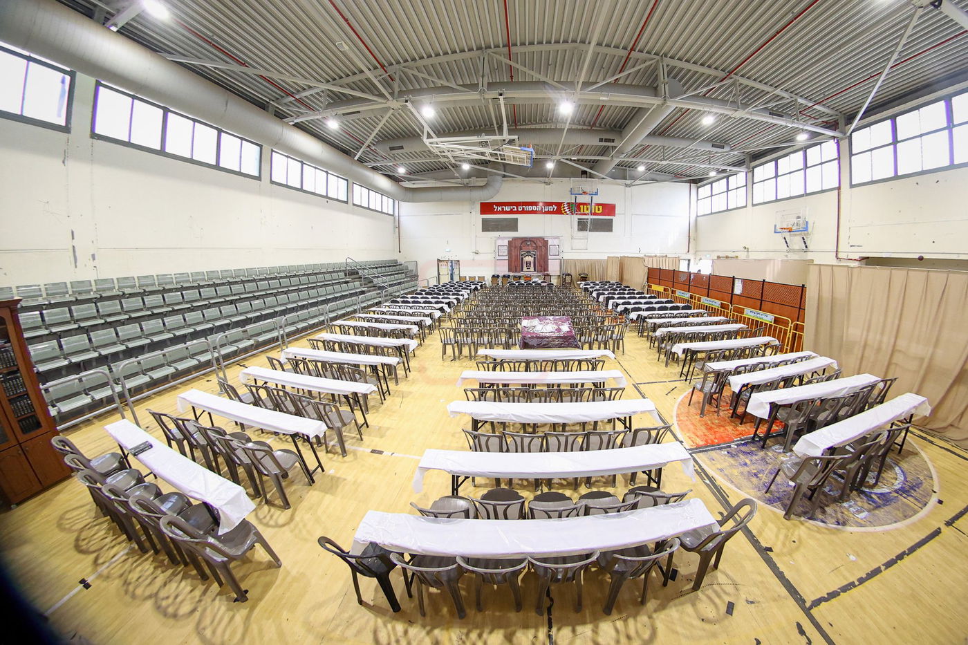 שבת אופריף בחצה"ק זוועהיל