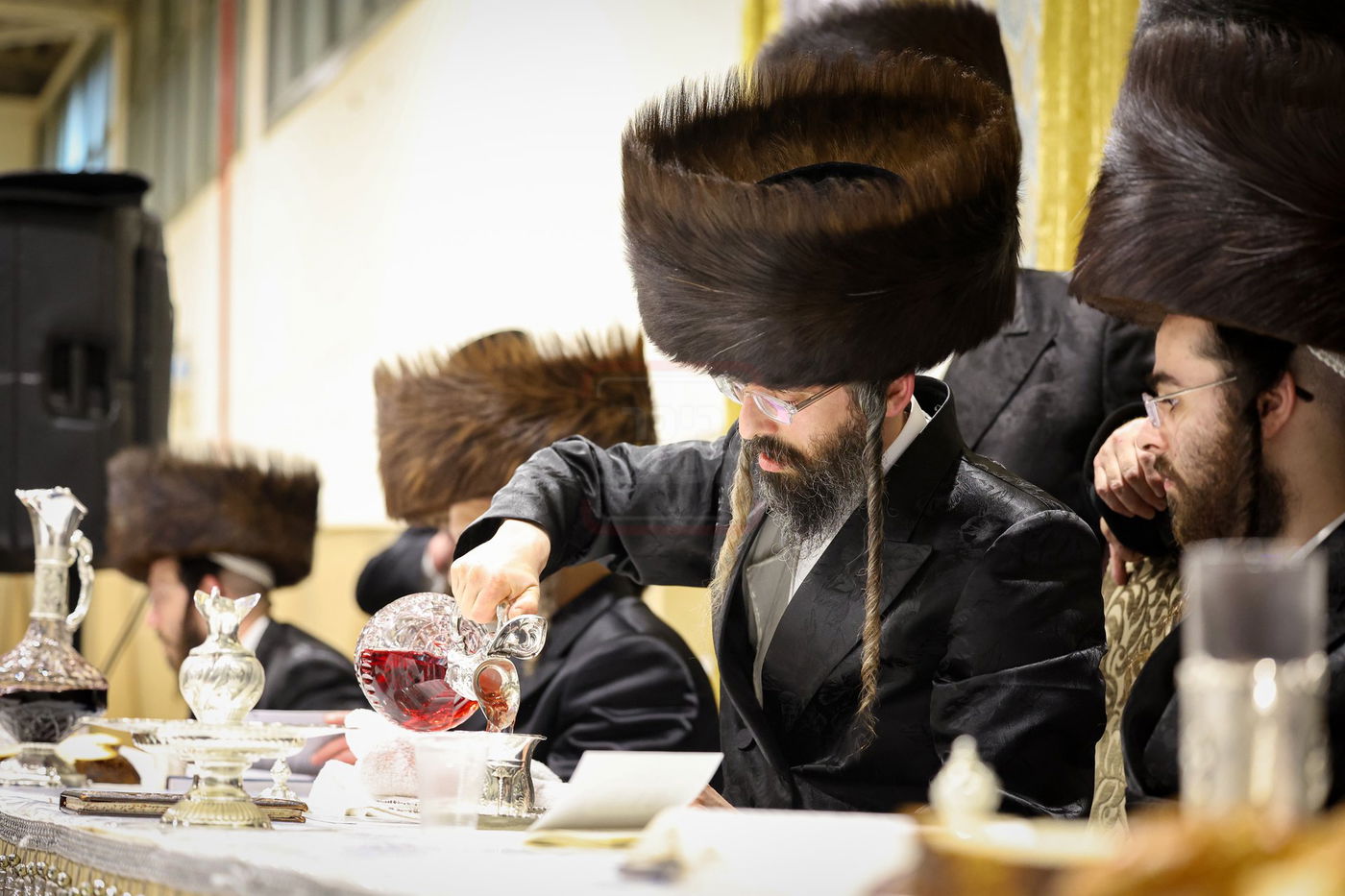 שבת אופריף בחצה"ק זוועהיל