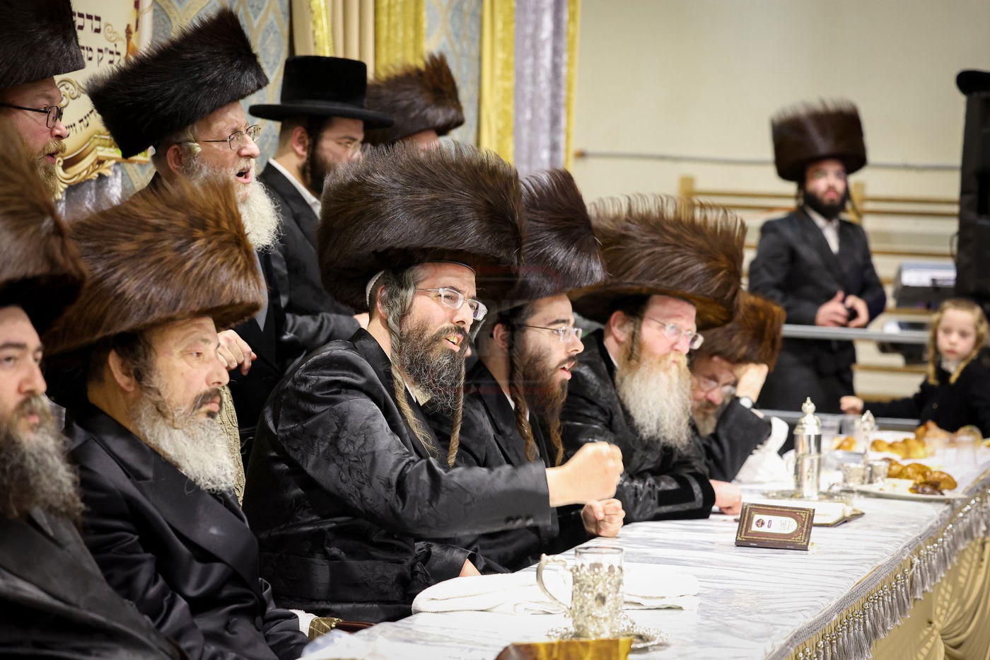 שבת אופריף בחצה"ק זוועהיל