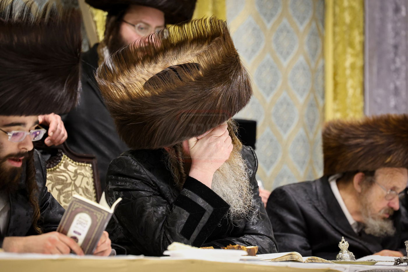 שבת אופריף בחצה"ק זוועהיל