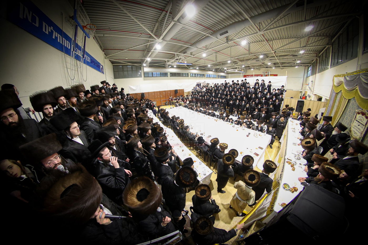 שבת אופריף בחצה"ק זוועהיל