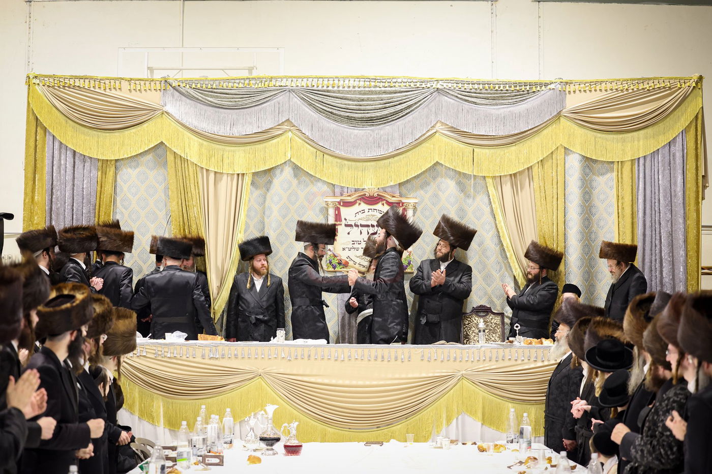 שבת אופריף בחצה"ק זוועהיל