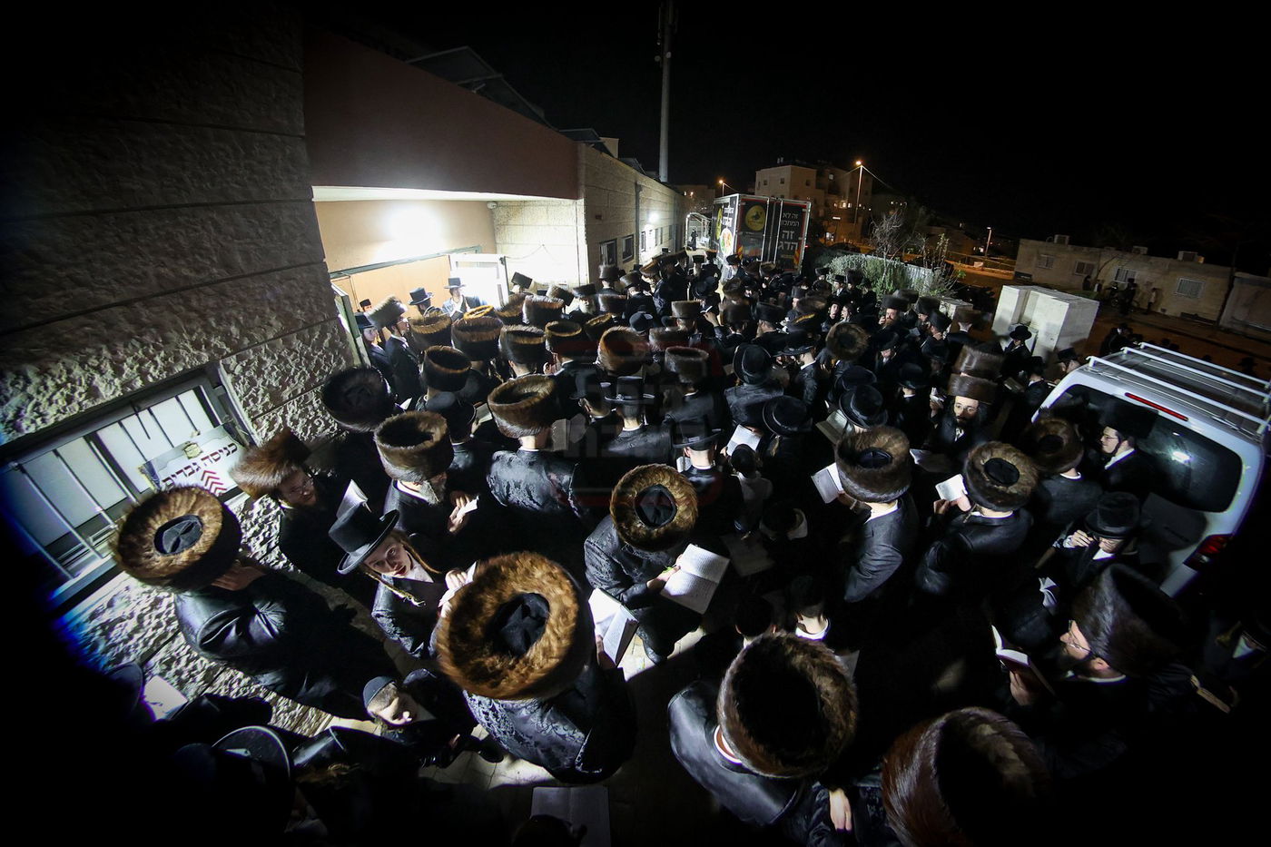 שבת אופריף בחצה"ק זוועהיל