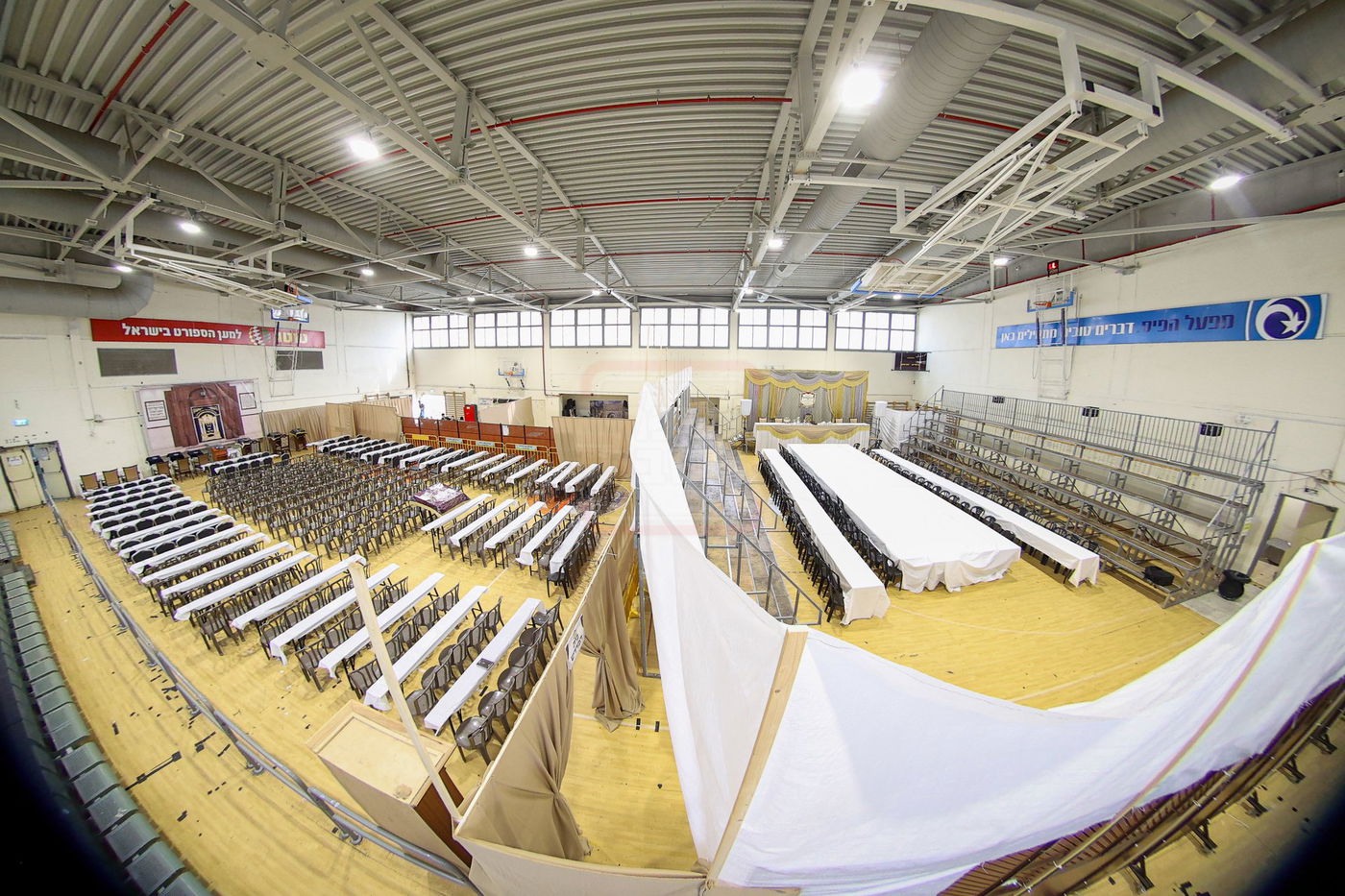 שבת אופריף בחצה"ק זוועהיל