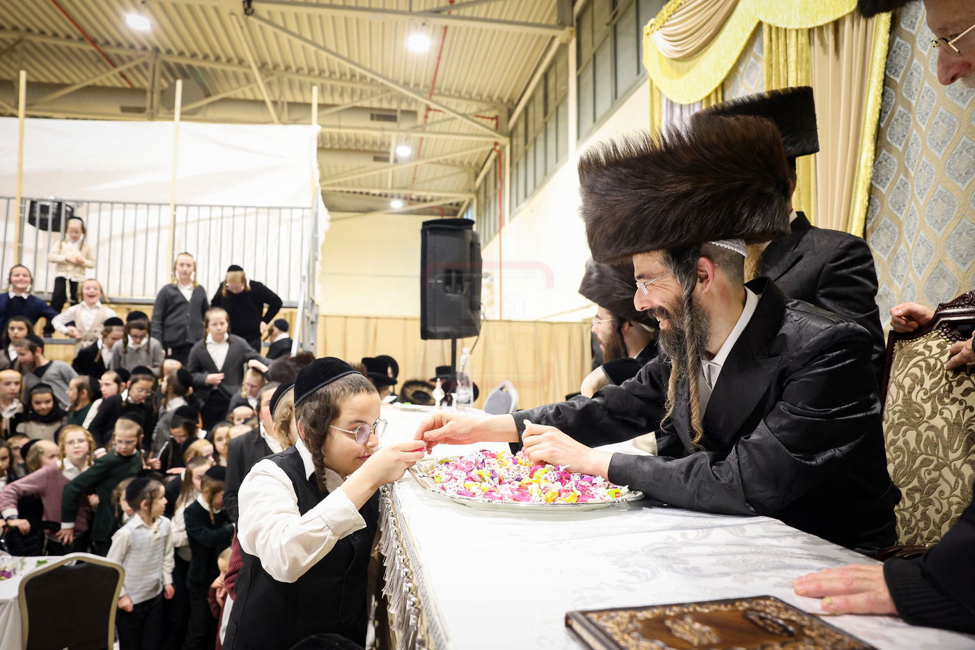 שבת אופריף בחצה"ק זוועהיל