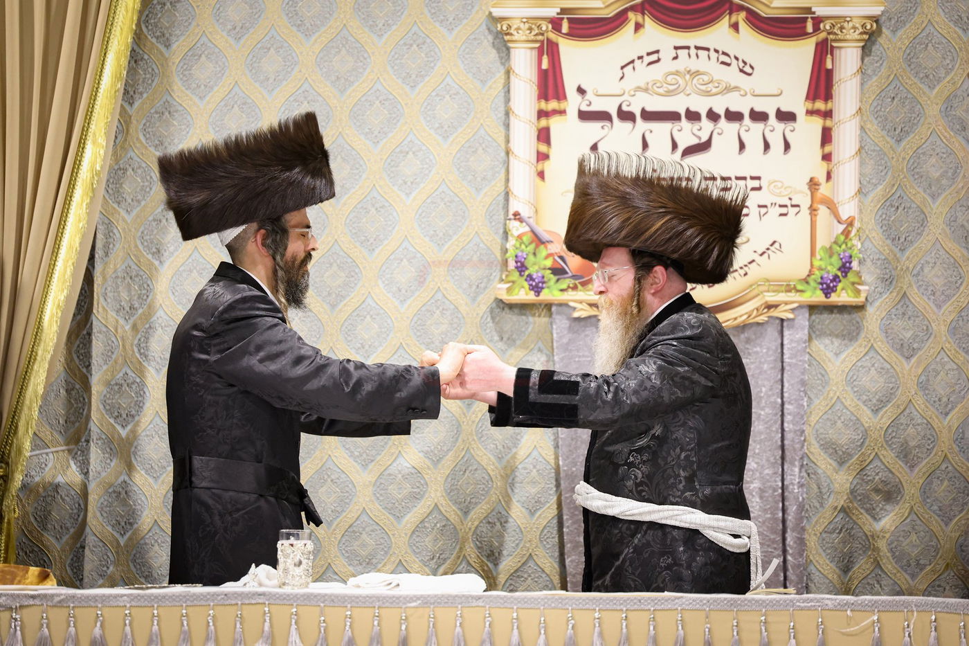 שבת אופריף בחצה"ק זוועהיל