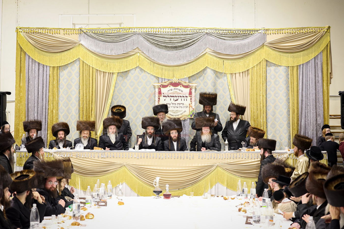 שבת אופריף בחצה"ק זוועהיל