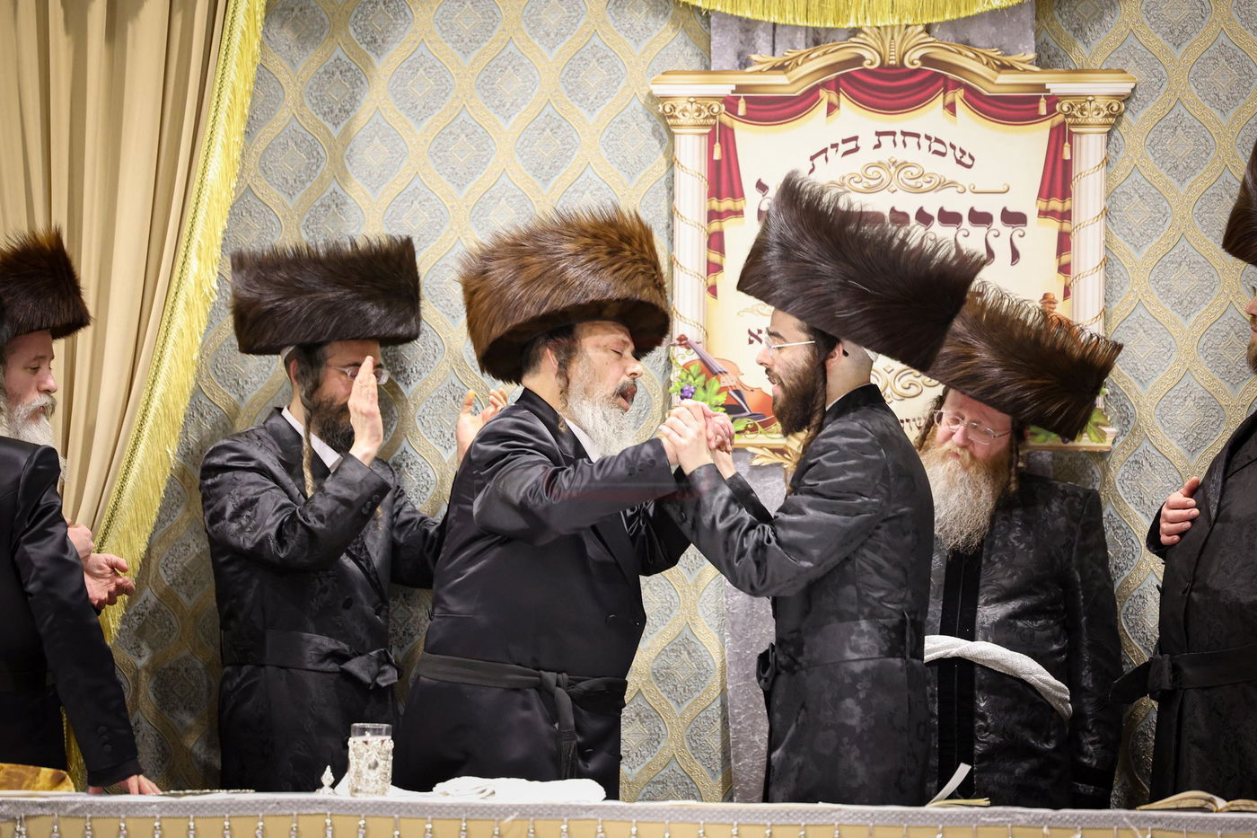 שבת אופריף בחצה"ק זוועהיל