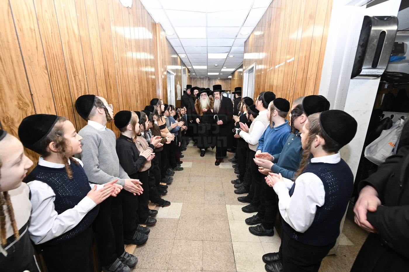 האדמו"ר מצאנז בביקור בינואן סיטי