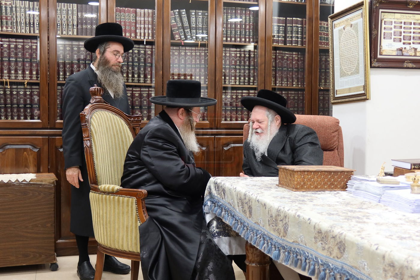 האדמו"ר מטערבישאן אצל דודו האדמו"ר מפרמשילאן