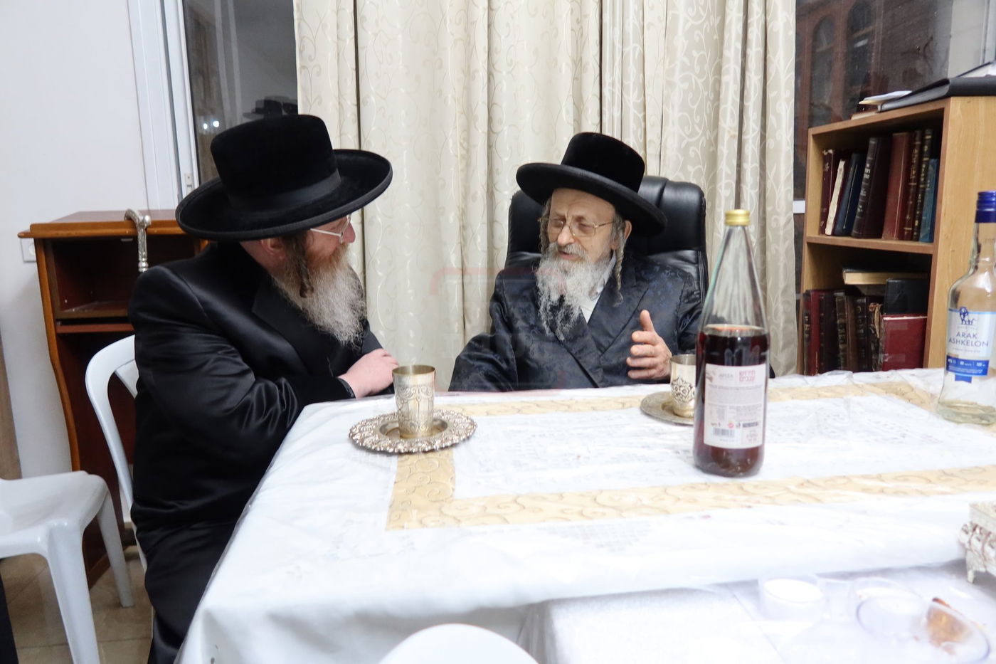 האדמו"ר מטערבישאן אצל האדמו"ר מקאליש