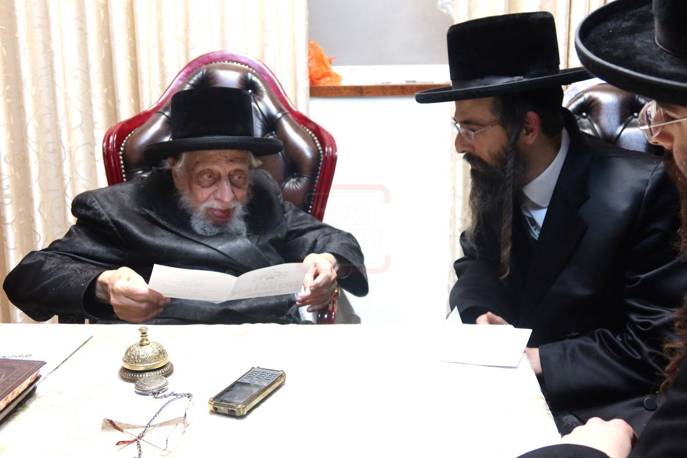 האדמו"ר מזוועהיל אצל האדמו"ר מקופטישניץ