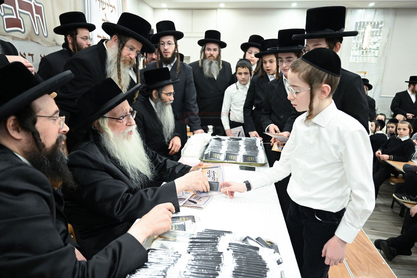 האדמו"ר מצאנז בביקור במונסי