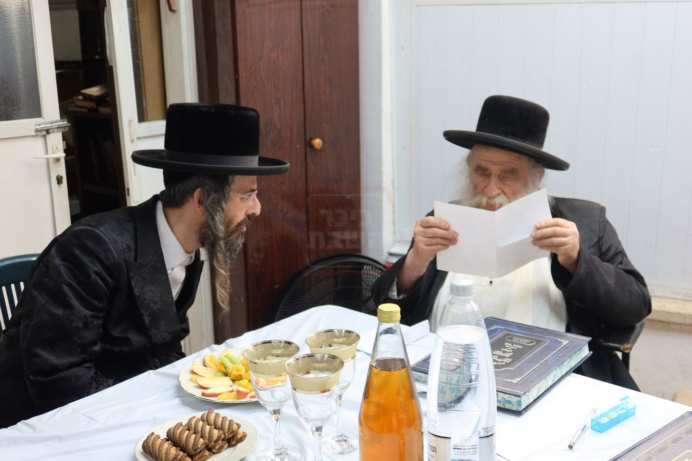 האדמו"ר מזוועהיל אצל גאב"ד מאקאווא