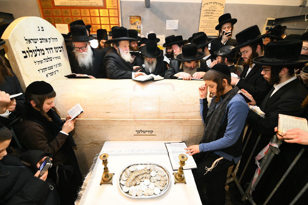 הילולא קדישא בלעלוב