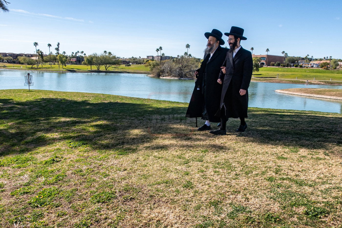 האדמו"ר מבאבוב 45 במנוחה בעיר סקוטסדייל שבאריזונה 