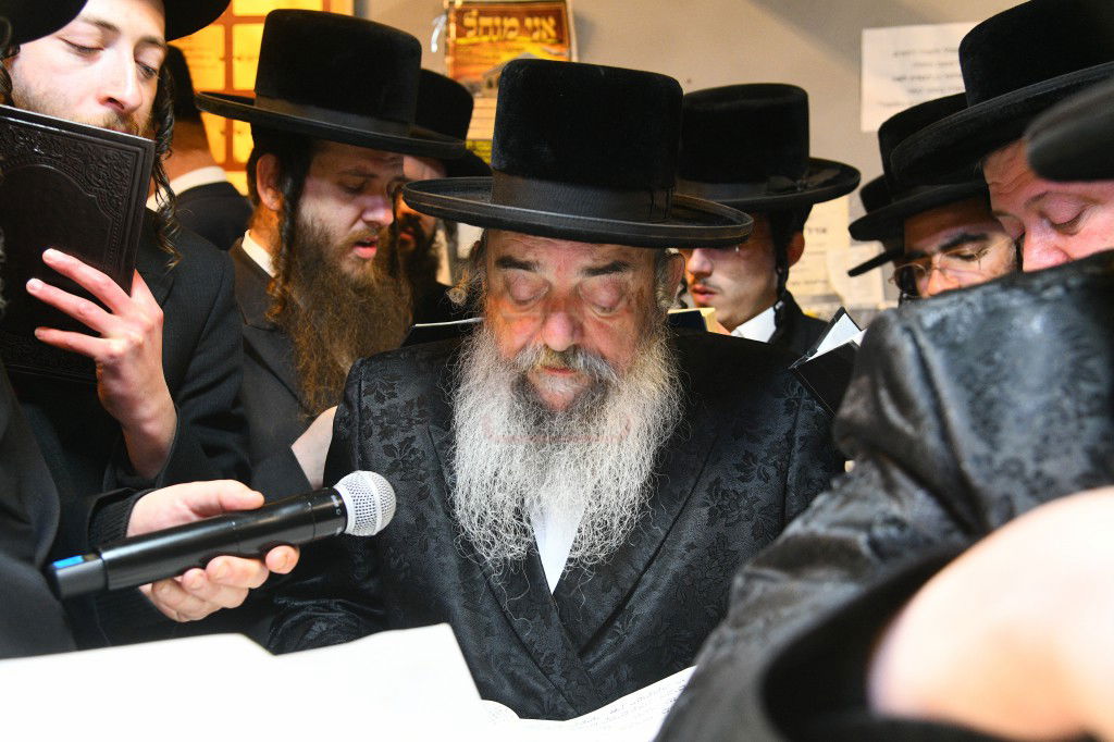 הילולא קדישא בלעלוב