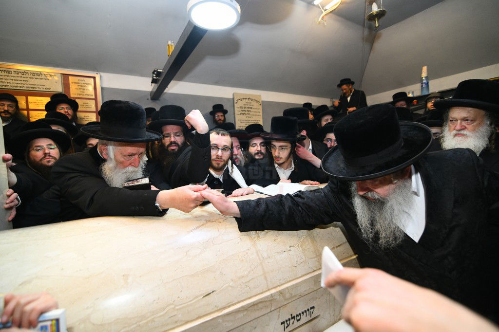 הילולא קדישא בלעלוב