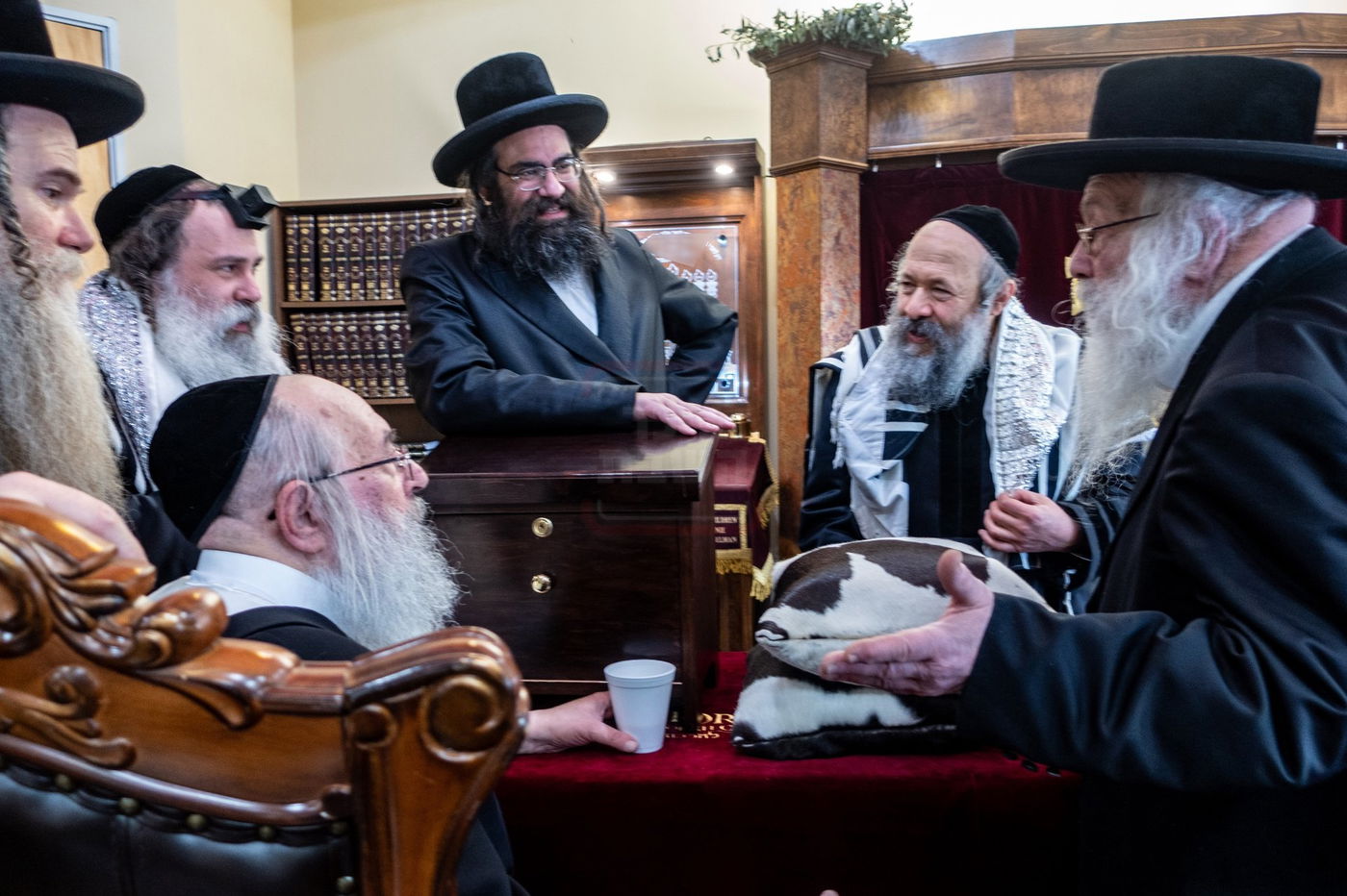 האדמו"ר מבאבוב 45 במנוחה בעיר סקוטסדייל שבאריזונה 