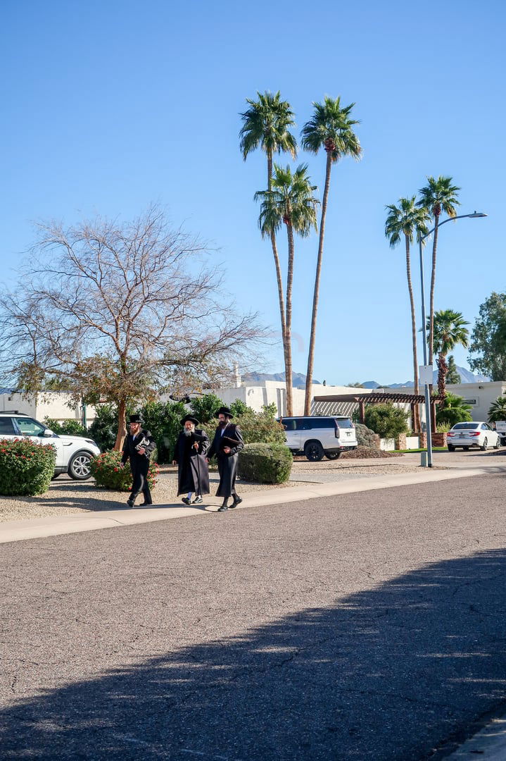 האדמו"ר מבאבוב 45 במנוחה בעיר סקוטסדייל שבאריזונה 