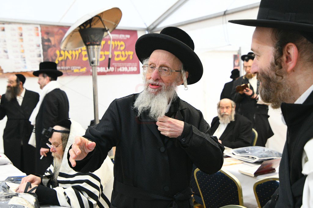 הילולא קדישא בלעלוב