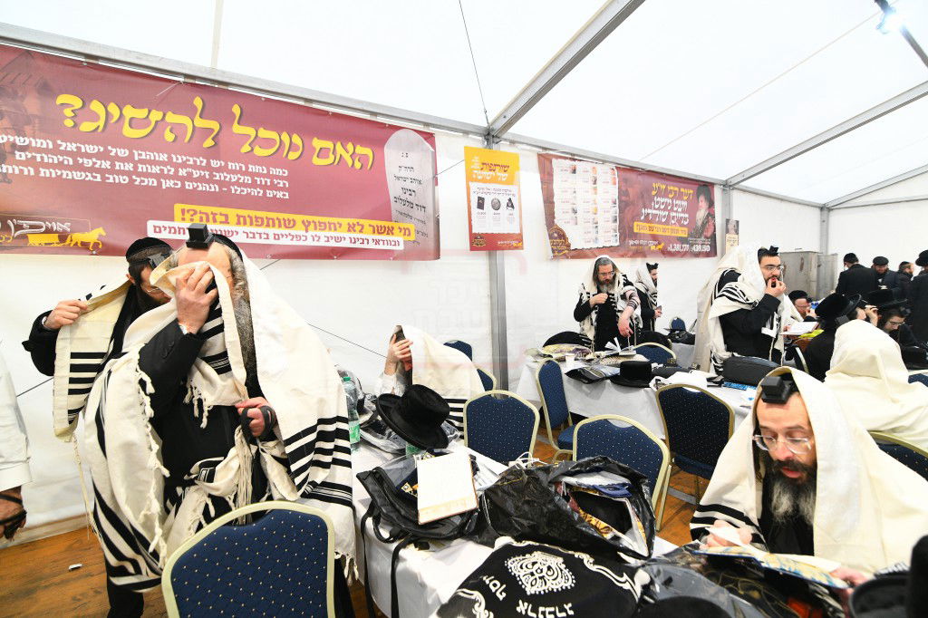 הילולא קדישא בלעלוב