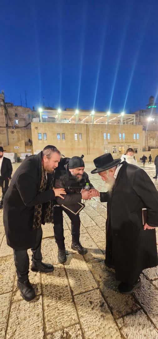 הלוק החסידי של בן הח"כית | 'זופניק בכיכר' עם כל התמונות, הנייעס והחשיפות של השבוע