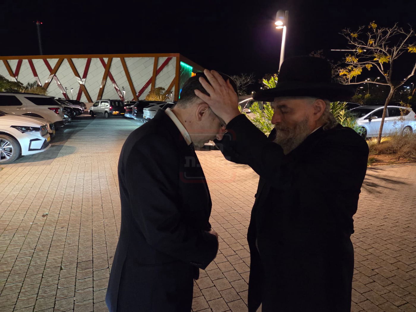 הלוק החסידי של בן הח"כית | 'זופניק בכיכר' עם כל התמונות, הנייעס והחשיפות של השבוע