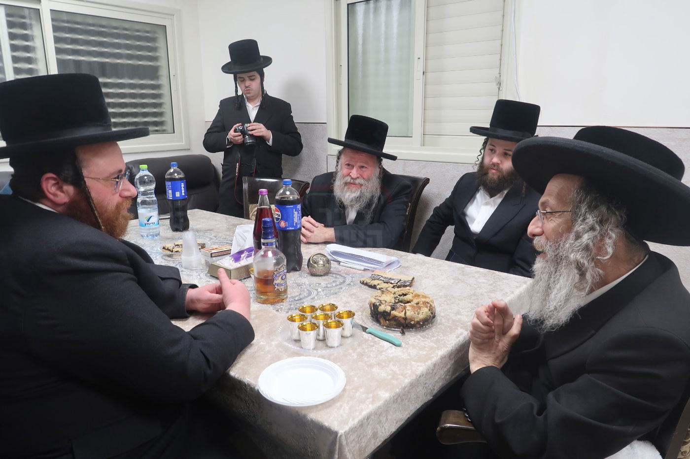 הלוק החסידי של בן הח"כית | 'זופניק בכיכר' עם כל התמונות, הנייעס והחשיפות של השבוע