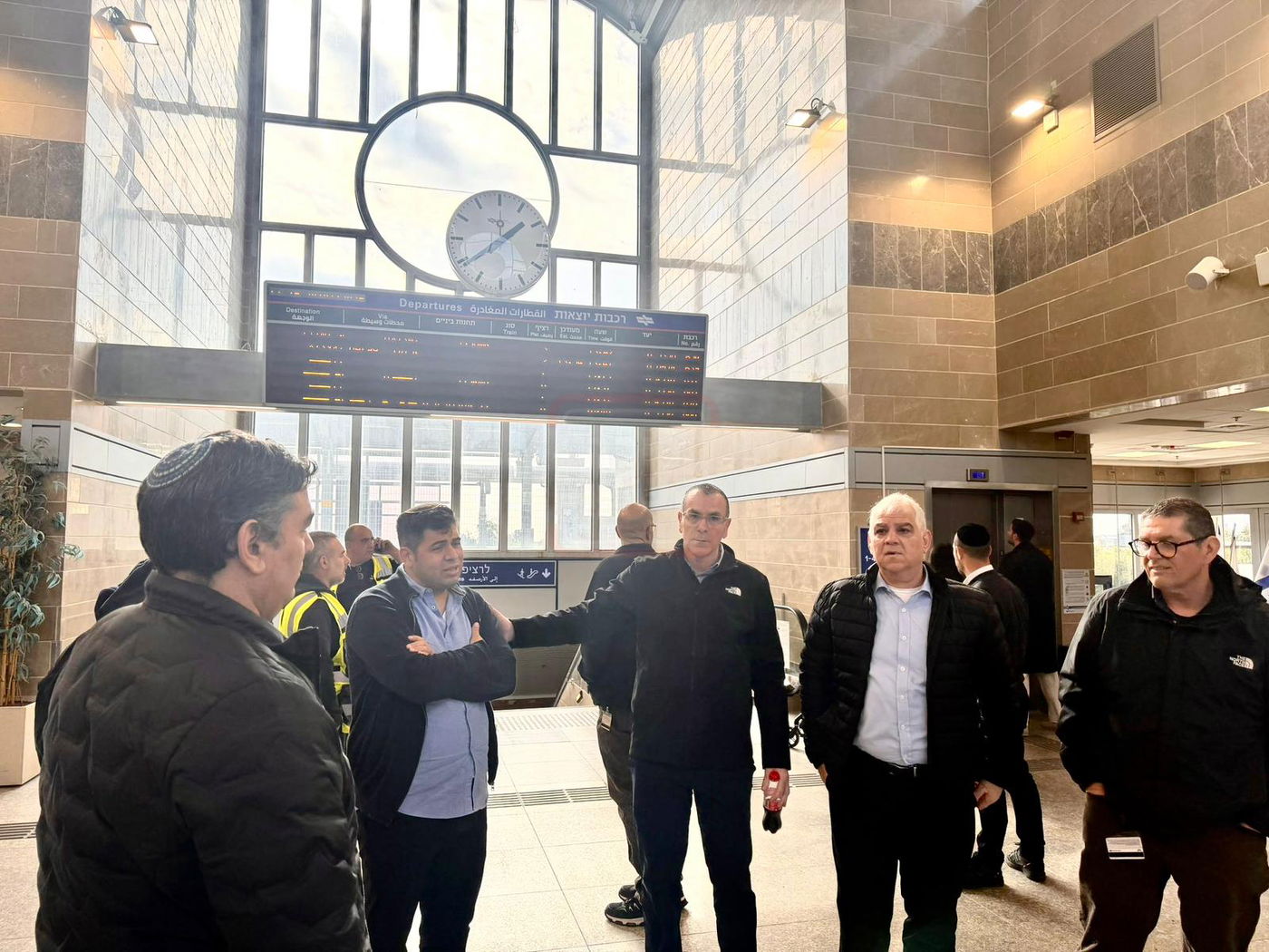 הלוק החסידי של בן הח"כית | 'זופניק בכיכר' עם כל התמונות, הנייעס והחשיפות של השבוע