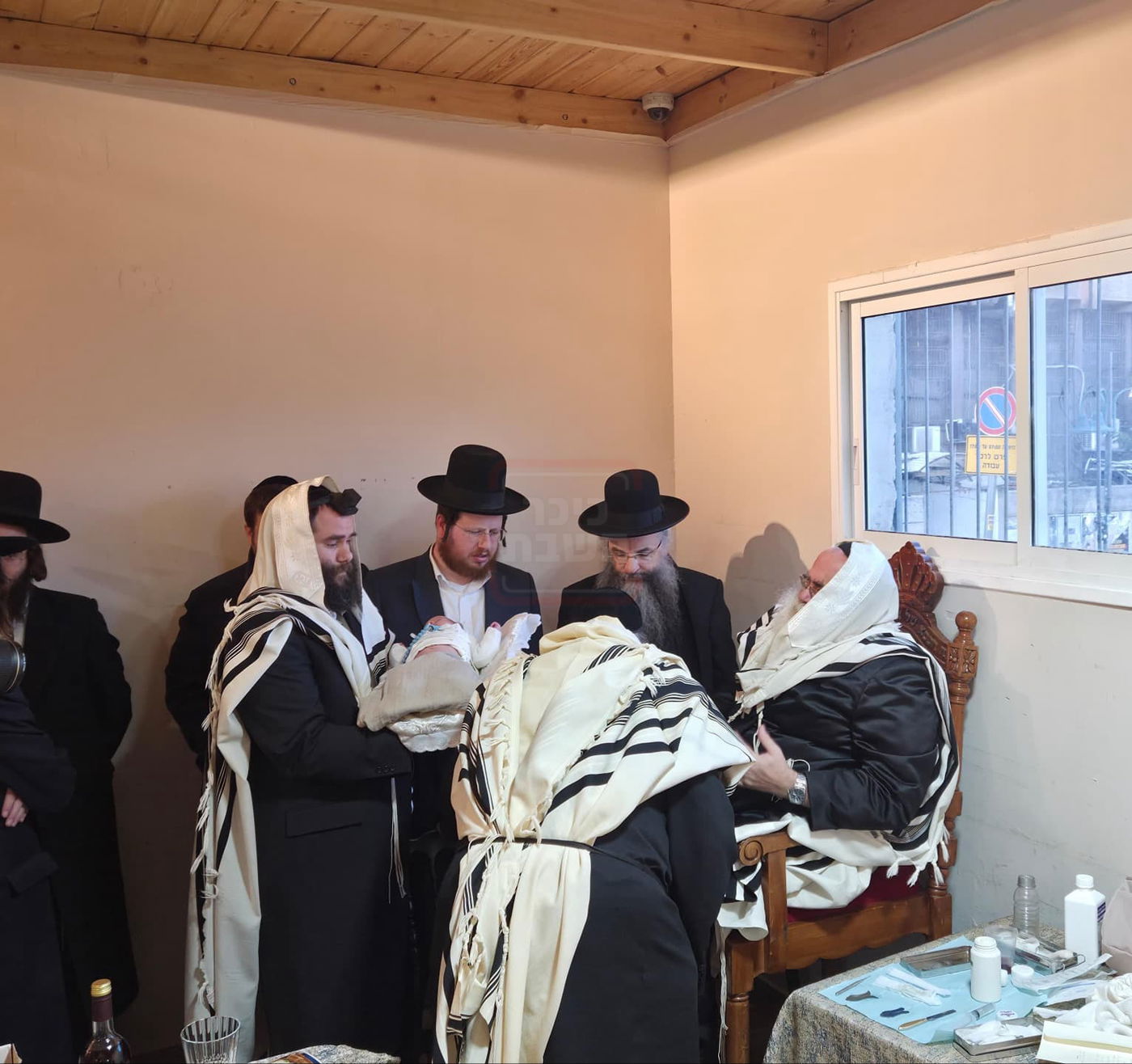 הלוק החסידי של בן הח"כית | 'זופניק בכיכר' עם כל התמונות, הנייעס והחשיפות של השבוע