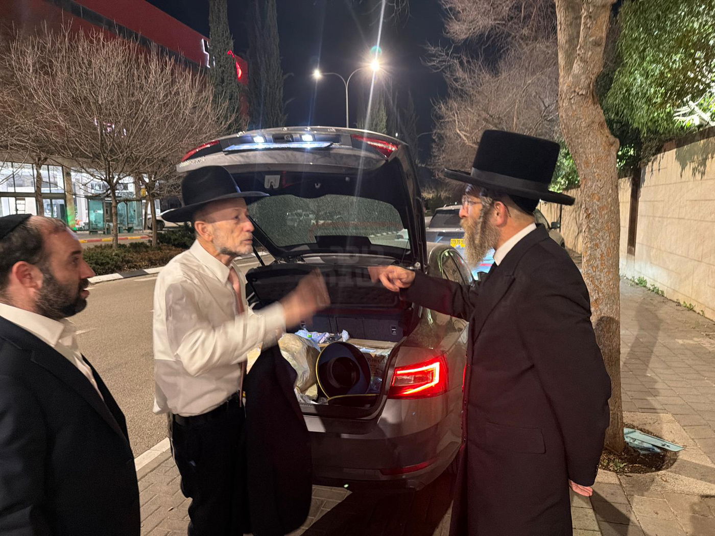 הלוק החסידי של בן הח"כית | 'זופניק בכיכר' עם כל התמונות, הנייעס והחשיפות של השבוע