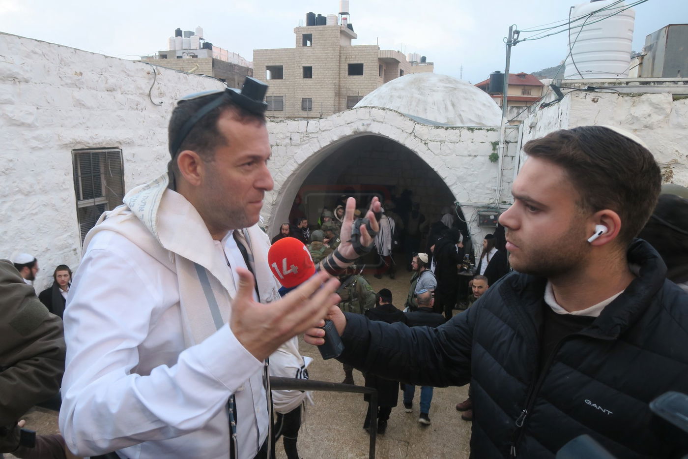 כניסה לקבר יוסף בשכם