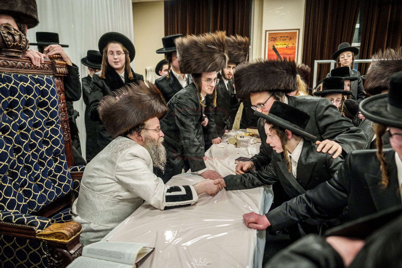 האדמו‘‘ר מקרעטשניף סיגעט וומ”ס במאנטשעסטער