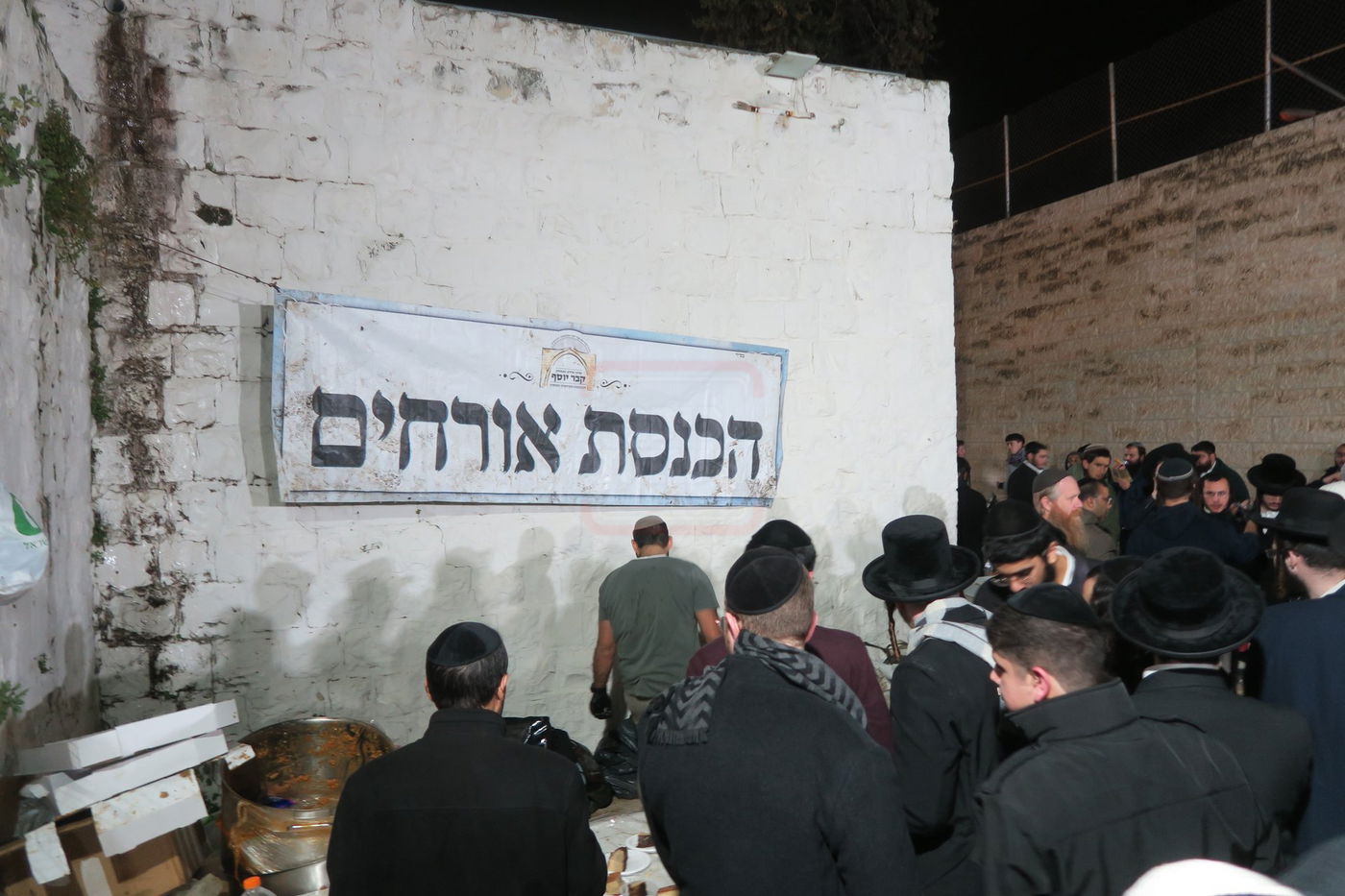 כניסה לקבר יוסף בשכם