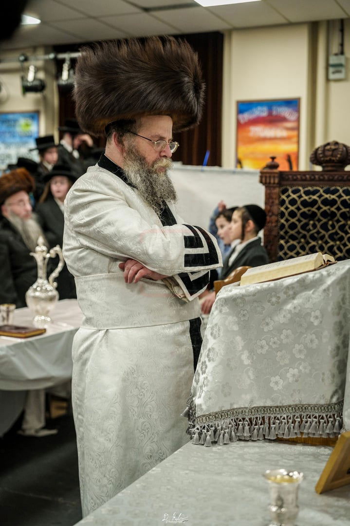 האדמו‘‘ר מקרעטשניף סיגעט וומ”ס במאנטשעסטער