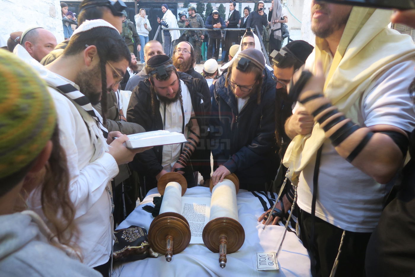 כניסה לקבר יוסף בשכם