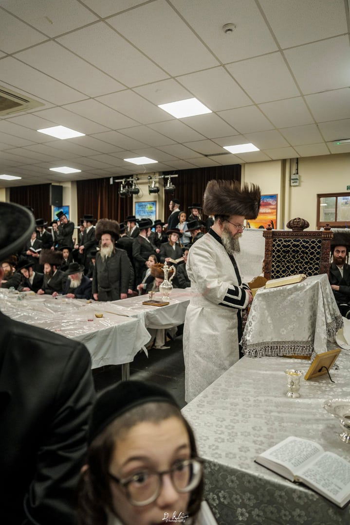 האדמו‘‘ר מקרעטשניף סיגעט וומ”ס במאנטשעסטער