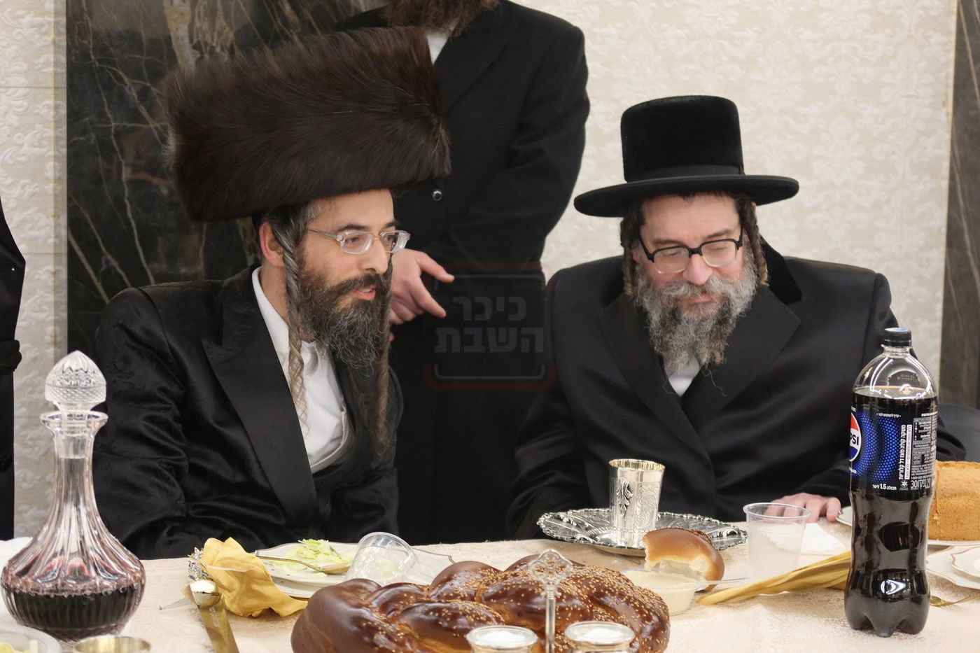 שמחת השבע ברכות בחצרות זוועהיל - טרעבישאן -פינסק קרלין