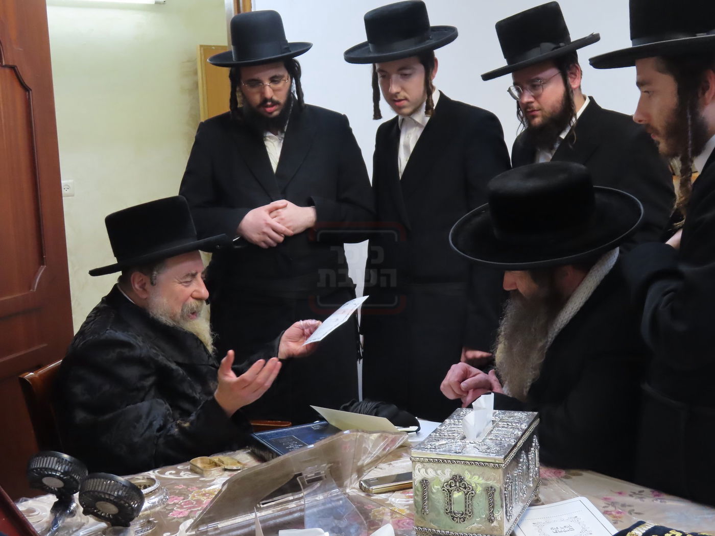 הגה"צ אב"ד קאלוב ביתר אצל האדמו"ר מרחמסטריוווקא