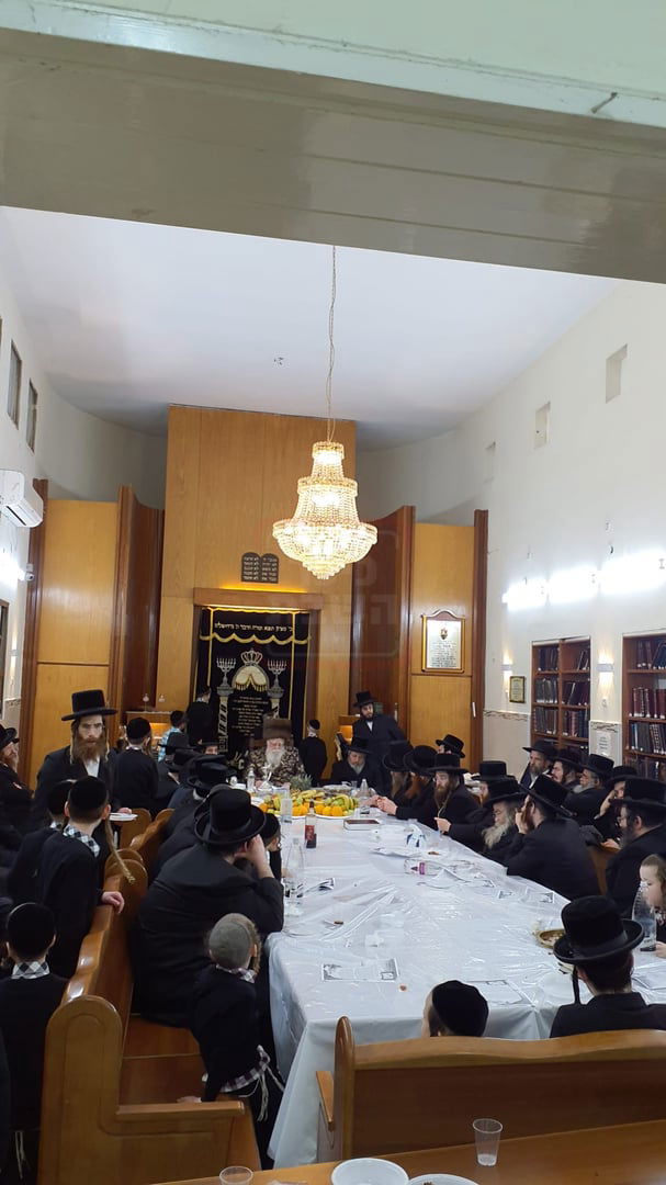 האדמו"ר משאץ ויזניץ בטיש ט"ו בשבט 