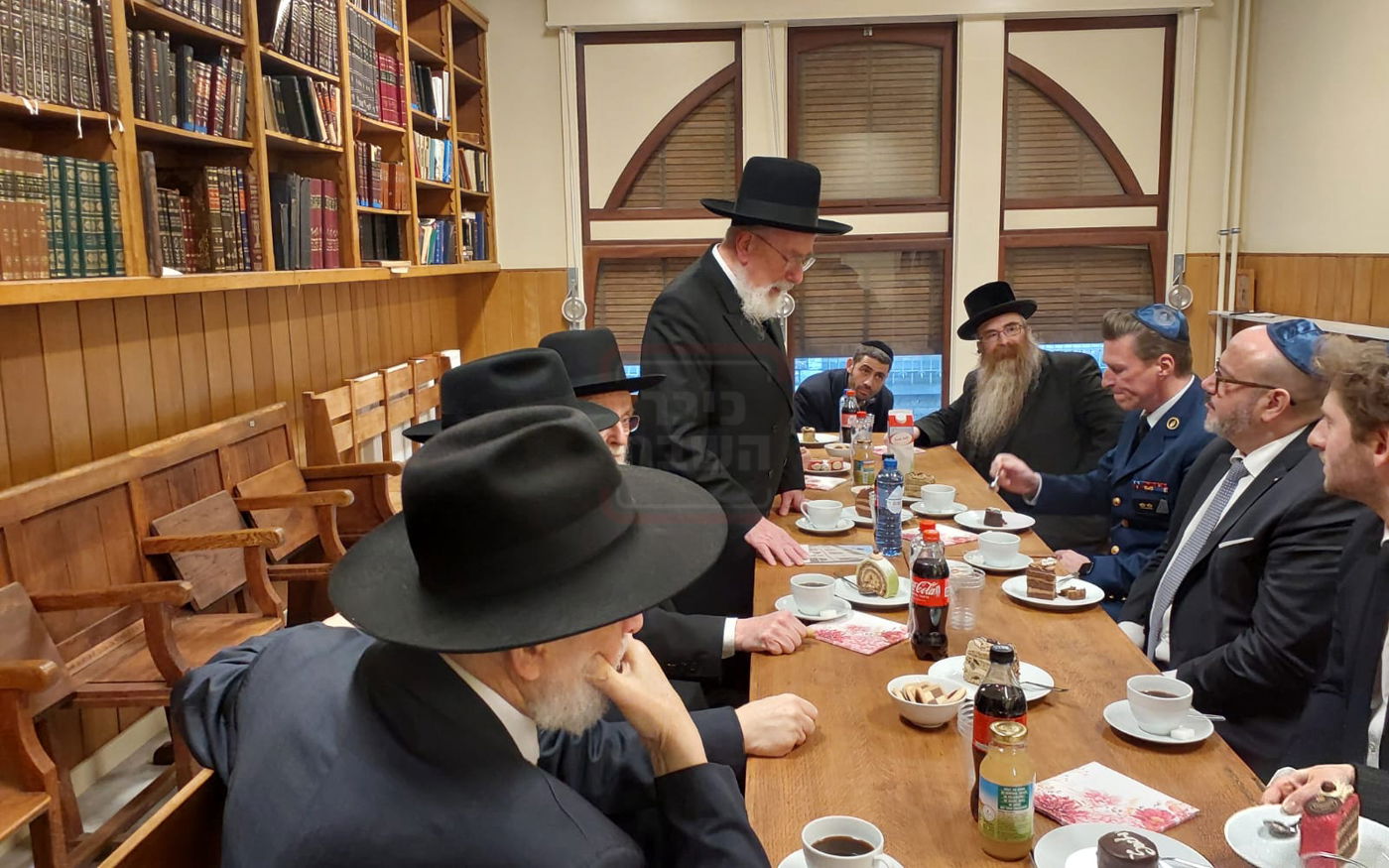 שר הביטחון של בלגיה בביקור בקהילה היהודית באנטווערפן
