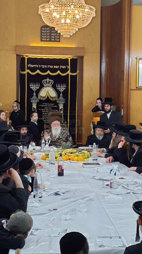 האדמו"ר משאץ ויזניץ בטיש ט"ו בשבט 